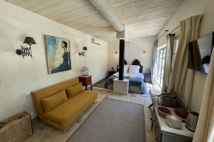 Guest room 